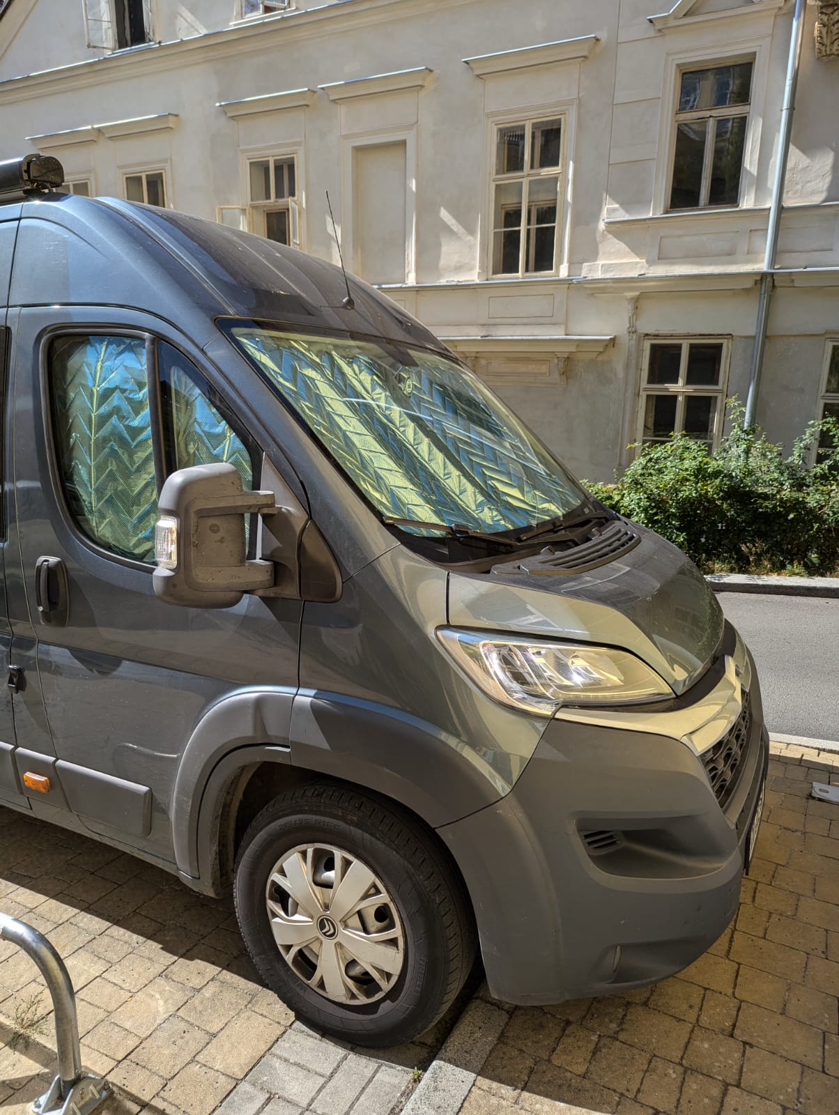 Fully_insured_motorhome_rent